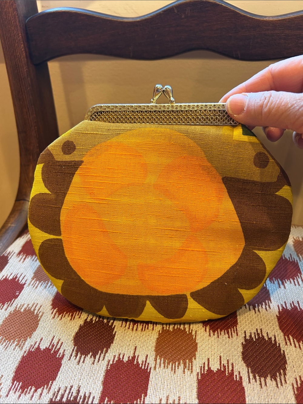 Vintage-Style Kiss-Lock Clutch in Yellow & Brown Floral Print